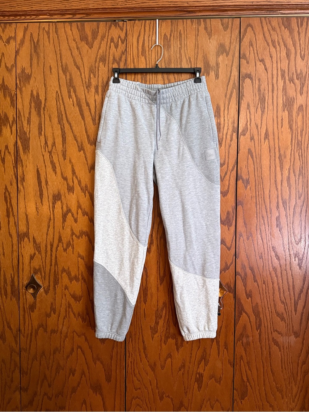 Alo Yoga Make Waves Sweatpants Gray Joggers Medium Unisex